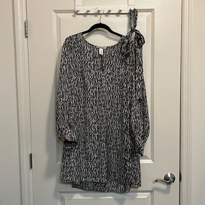 Like New H&M Tie-waist Animal Print Dress